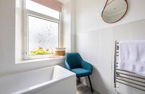 Cosy Coastal Townhouse 10-Min-Drive to Beach - Foto 30