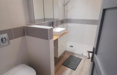 Alice & Jeanne - Photo 6