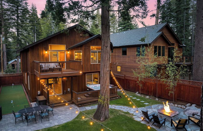 Washoe Chalet by Avantstay Game Room, Hot Tub, Putting Green & Fire Pit - Foto 1