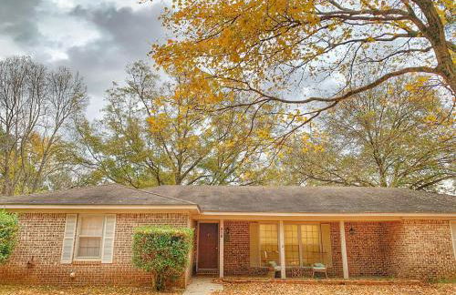 Decatur Chic Family Home with Pool Table - Photo 28