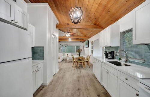 Tropical Oasis 2BR House w Pool - Foto 20