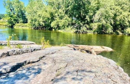 Scenic Views & River Access, Cozy River Home - Foto 63