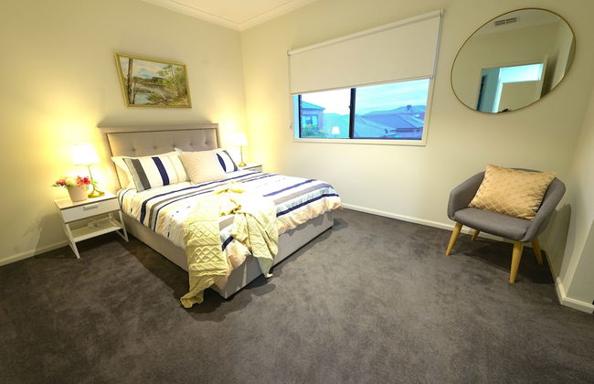 Luxury 9 BRM House in Melbourne - Photo 4