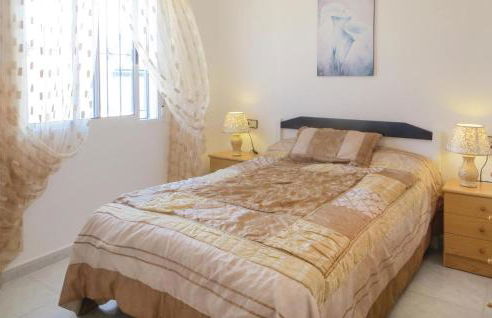 Beautiful Apartment In Torrevieja - Foto 11