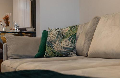 High End Contractor Apartment - 5 Separate Beds - Free Parking - Foto 18