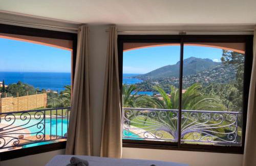Maison vue mer avec piscine sur la Côte d'Azur - Photo 13