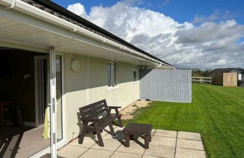 Gamekeepers Cottage - Hot Tub, 2 bed, sleeps 4, private patio, AC, stunning views - Photo 24