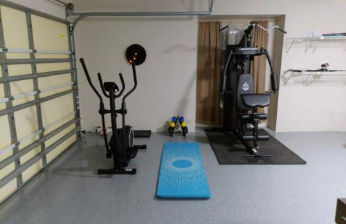 Villa Varona Resort, Heated Pool, Ping-Pong, Pool Table, Fire Pit and Pergola - Foto 15