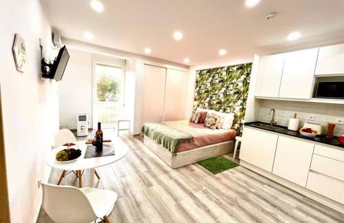 New-Romantic studio near the beach! - Foto 2