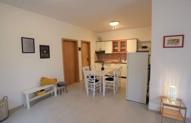 Holiday House in a Quiet Area Near the Sea, Private Garden, Terrace and BBQ - Foto 6