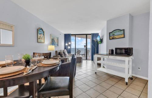 Scenic Views from the balcony at Ocean Forest Plaza Condos - Foto 10