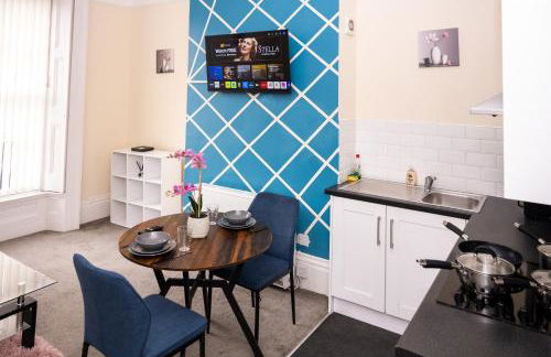 Rugby 1-BR Apt, Parking, City Centre, Sleeps 3 - Foto 1