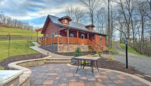 Rustic Dundee Log Cabin with Hot Tub and Forest Views! - Foto 1