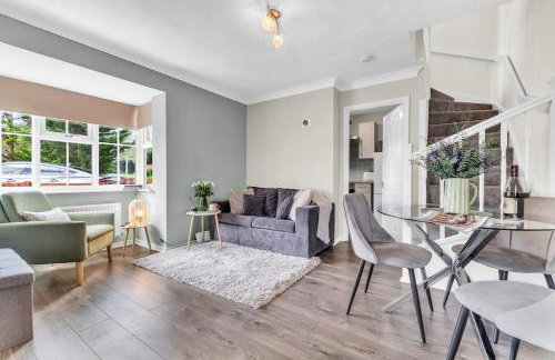 Wheatley House - Great Location - Free Parking, Self-Check-In, Fast Wifi and Smart TVs by Yoko Property - Foto 12