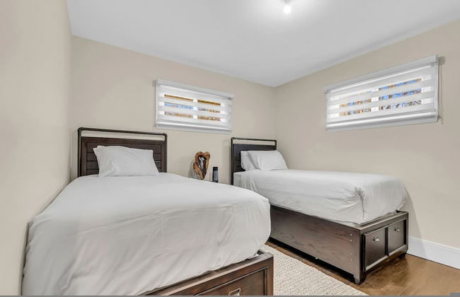 Fall Getaway With Hot Tub Fire Pit and Games - Photo 26