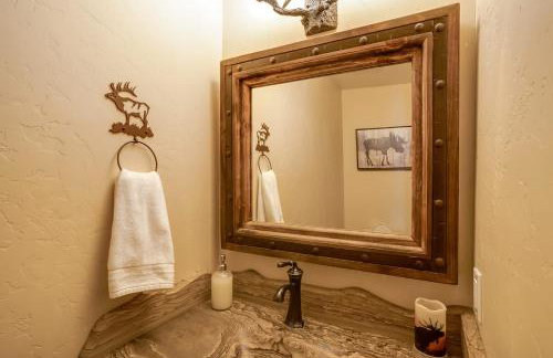 Ski and Ride Mountain Haus - Hot Tub, Fire Pit, Game Room & Deck - Foto 55