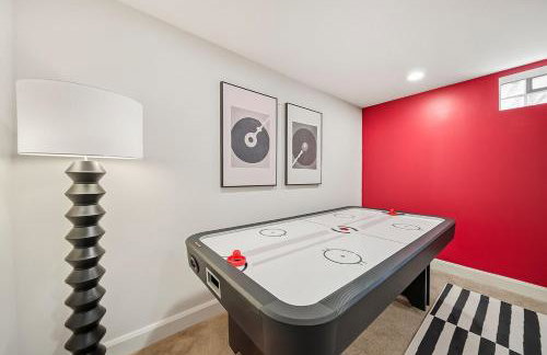 Hot Tub - Mins to Short North - Retro Game Room - Foto 41