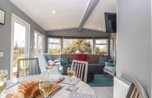 Cwrt y Ceffyl - Photo 7