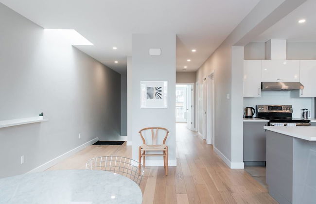 Explore Montreal From Sleek Contemporary Apartment - Foto 4