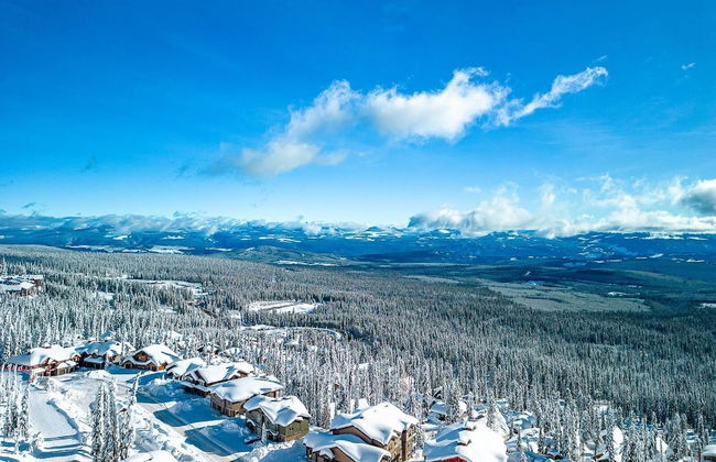 Grizzly Ridge Getaway Brand New, Hot Tub, Sleeps 11 - Photo 66