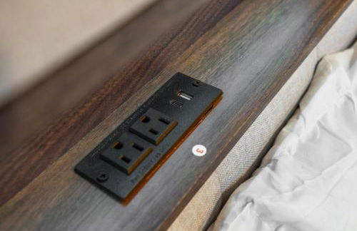 Entire Private Home with 4 Bedrooms 2 Bathrooms, Pool, View, 4 Parking, King Bed, Big Yard, Available Now - Foto 78