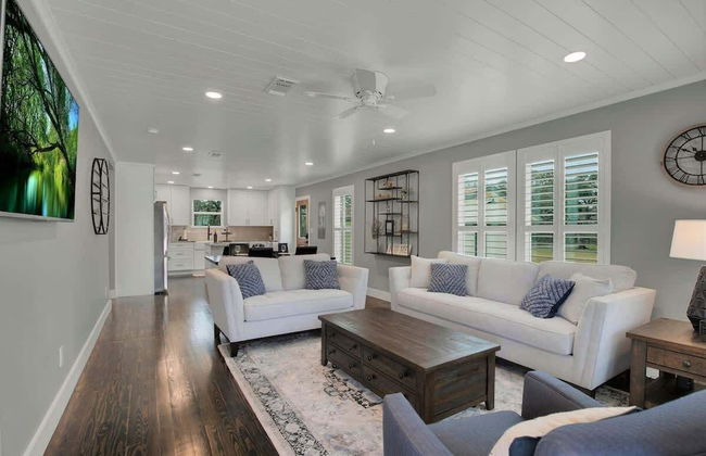 Upscale Home With Pool and Firepit - Close to Mercer St! - Foto 21