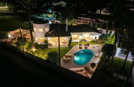 VACATION MARBELLA I Villa Moss, Golf-front, Swimming-pool, Minutes from the Marina and the Beach - Photo 44