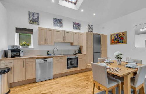 Garden Lodge With Parking By My Getaways - Foto 15