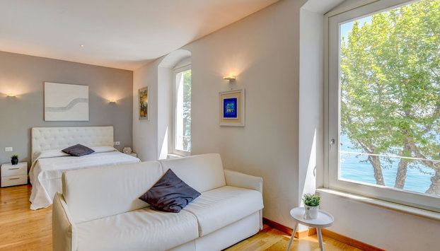 Charming on the Lake Apartment DesenzanoLoft Official Partner Homes & Villas by Marriott Bonvoy - Foto 2, Imagen principal