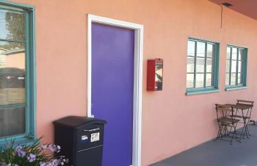 The New Star Motel with Studio-Kitchens: 1950s Extended-Stay Lodging and Retreat Center - Foto 78