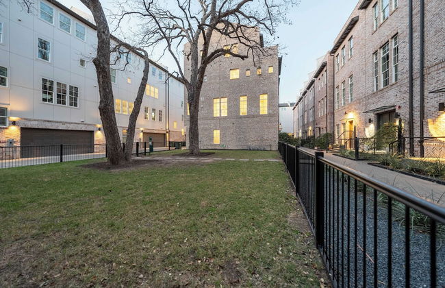 Modern Home, Private Balcony, Near Rainey & Lady Bird Lake Haus of Z - Foto 36