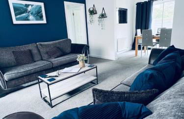 Five Bedroom Five Bathroom House - Dalkeith - Photo 1