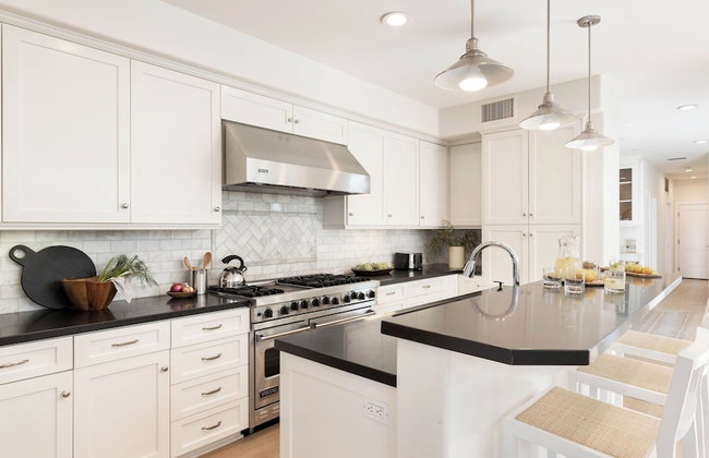 Crystal Cove by Avantstay Gorgeous & Charming Newport Home! - Photo 46