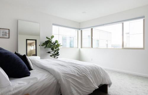 Designer Urban Retreat w Rooftop Deck & Fireplace - Foto 53