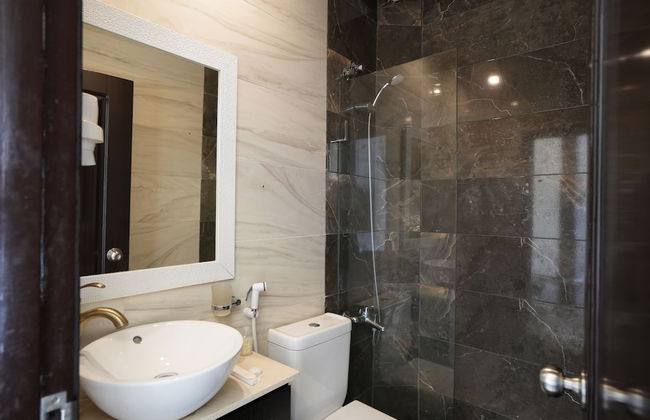 Parklane Furnished Suites - Photo 9