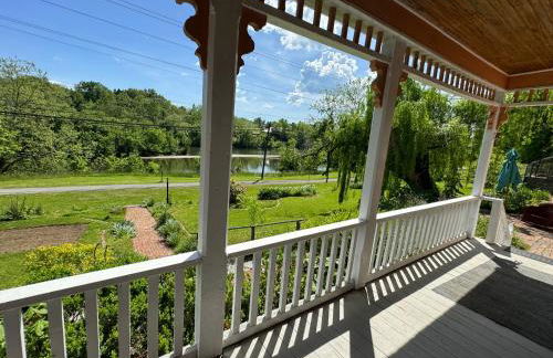 Historic 1818 Riverfront Cottage - Foto 3