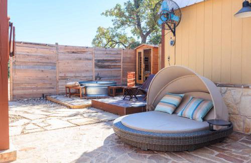 Romantic Tiny Luxury Retreat w heated pool, sauna n outdoor shower in Wimberley 10 acres - Foto 40
