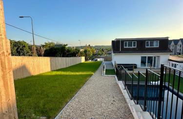 Charmandene - Luxury 5 Bed with Pool and Gated Parking - Foto 34