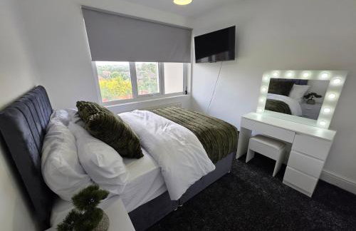 5 Beds 7 guests Private Garden Free Parking - Foto 12