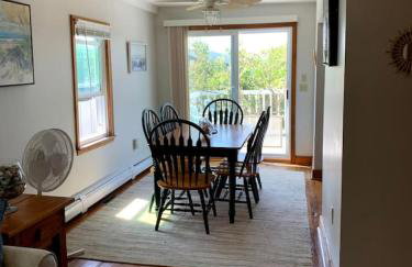 2 Bedroom Matunuck Beach House, 1 Block from Ocean - Foto 7