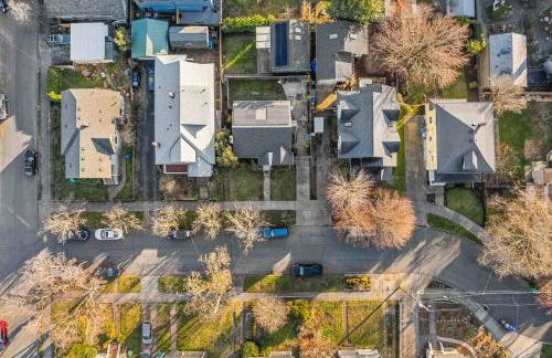 Charming Home in Inner Southeast Portland - Photo 29