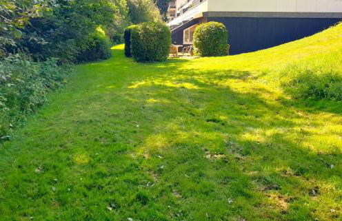 Winterberg Appartement 6 Pers aan Skilift grootste Skigebied nabij Bikepark Unieke locatie met zeer rustige tuin in het bos en het gezellige centrum leuke cafes restaurants en gratis zwembad sauna relax speelruimte parkeerplaats naast Der Brabander - Foto 60