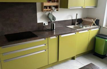 Vaste appartement avec parking gratuit, borne dispo et espace de travail - Foto 6