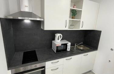 Modern Studio Apartment Iva with Balcony, Free Parking & Wi-Fi, Zadar - Foto 11