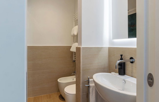 JOIVY Exclusive 2-Bedroom Villa with Private Garden - 5 minutes from the Colosseum - Photo 91