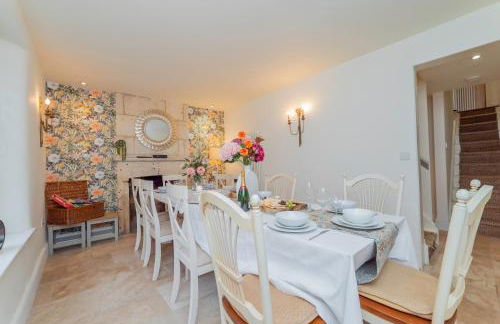 Heron Stays Bath- Boutique Period Group Properties, Parking for 4 Cars, Just 3 Miles to Bath Central, Sleeps 14 - Photo 77