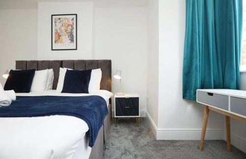 North Rd Apartment with Garden by N And N Stays Ltd, Close to vibrant Gloucester Rd with plenty of restaurants and shops near by, free on street parking - Foto 7
