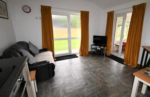 Orchard Farm Cottage - Photo 2