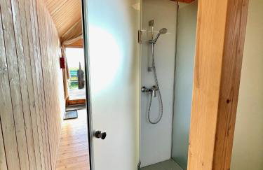 Lushna 10 Classic Suite at Lee Wick Farm Cottages & Glamping - Foto 9