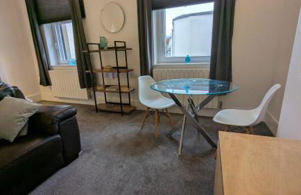 Captivating 1-bed Apartment, Merthyr Tydfil - - Photo 14